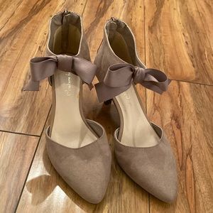 New taupe close toed heels from Japan. Size 35, ~size 7 US.